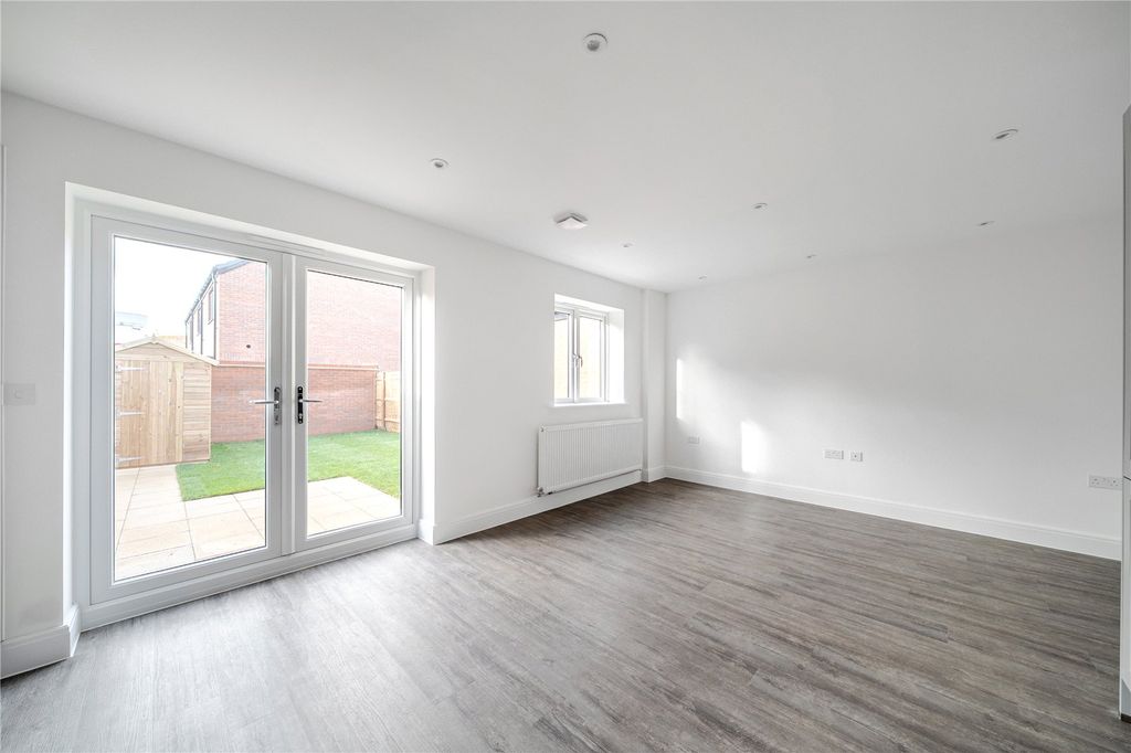 Property photo 3 of 14 Picture No. 14