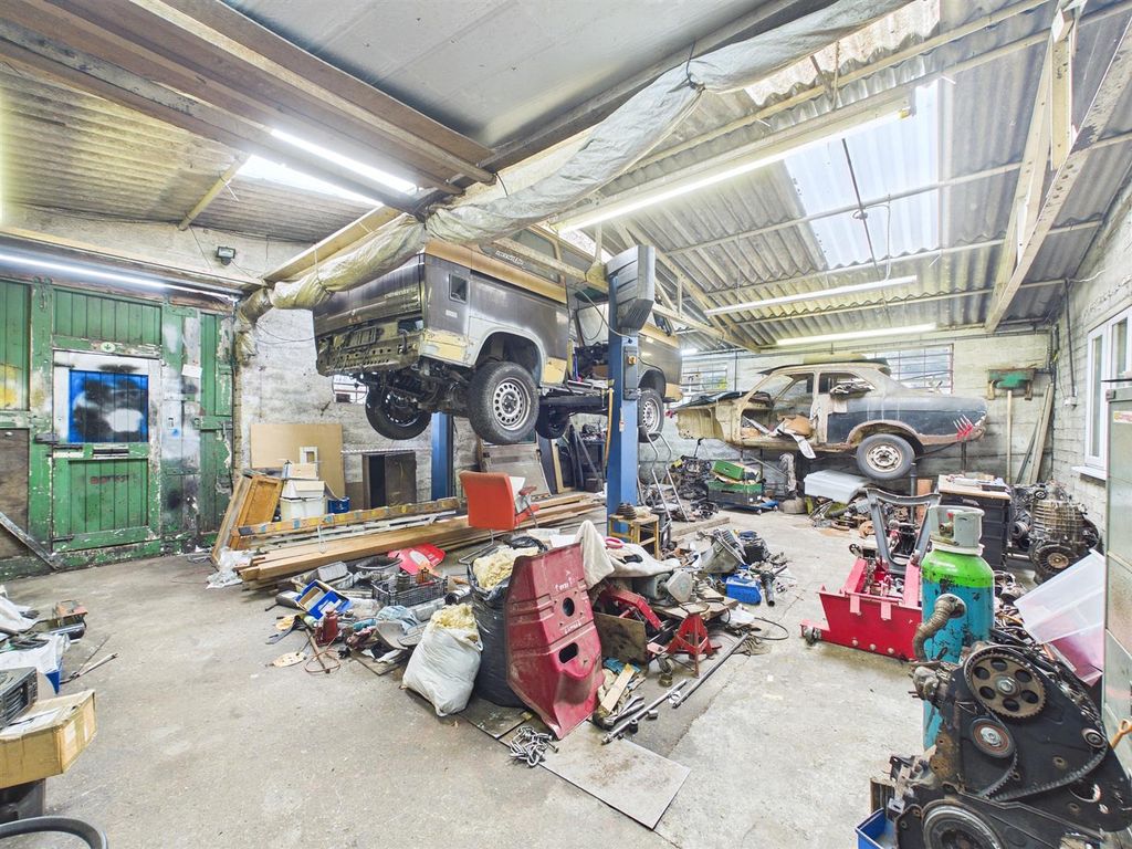 Property photo 3 of 20 1 - Workshop Salisbury Road.Jpg