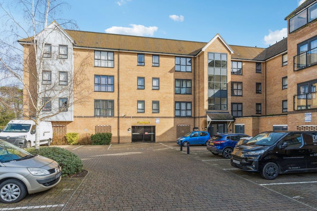 Property photo 1 of 21