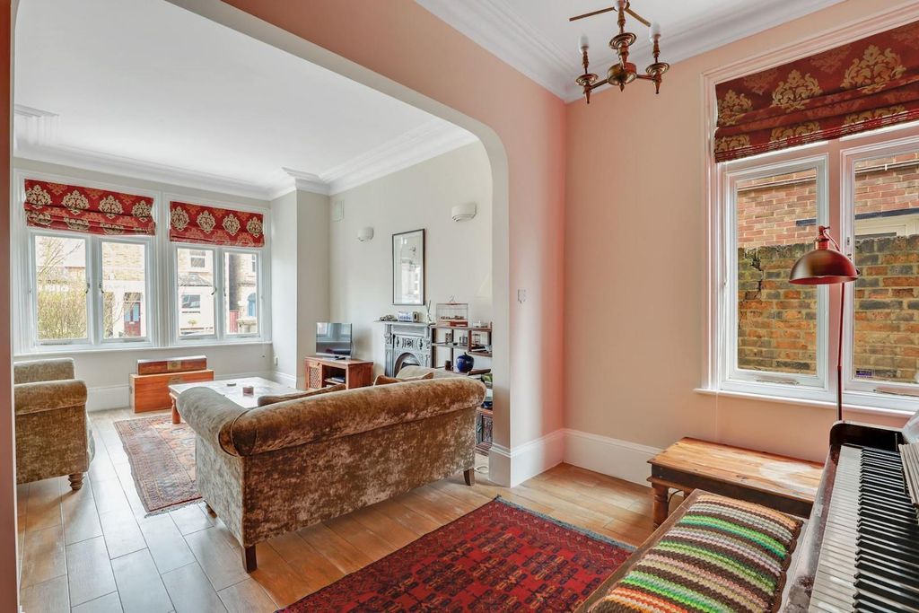 Property photo 3 of 19 02-8876Jhpropworld- 84 Venner Road - 1-Medium.Jpg