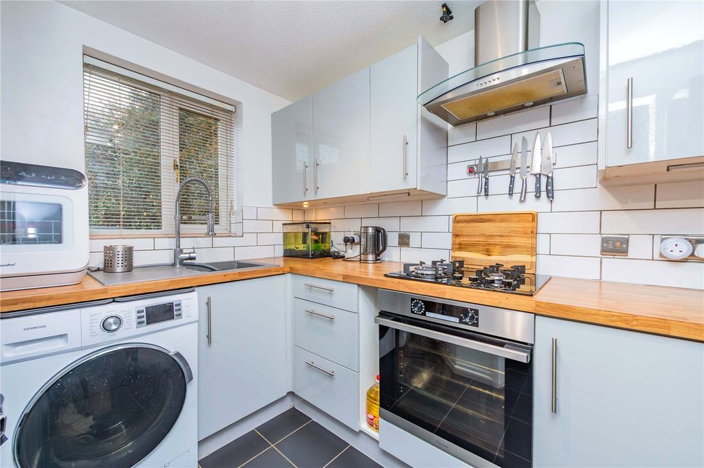 Property photo 3 of 28 Picture No. 11