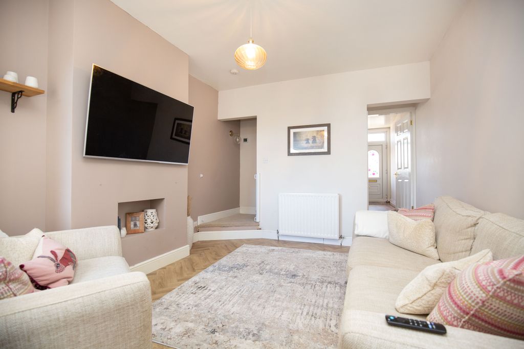 Property photo 2 of 16 Mw-8318