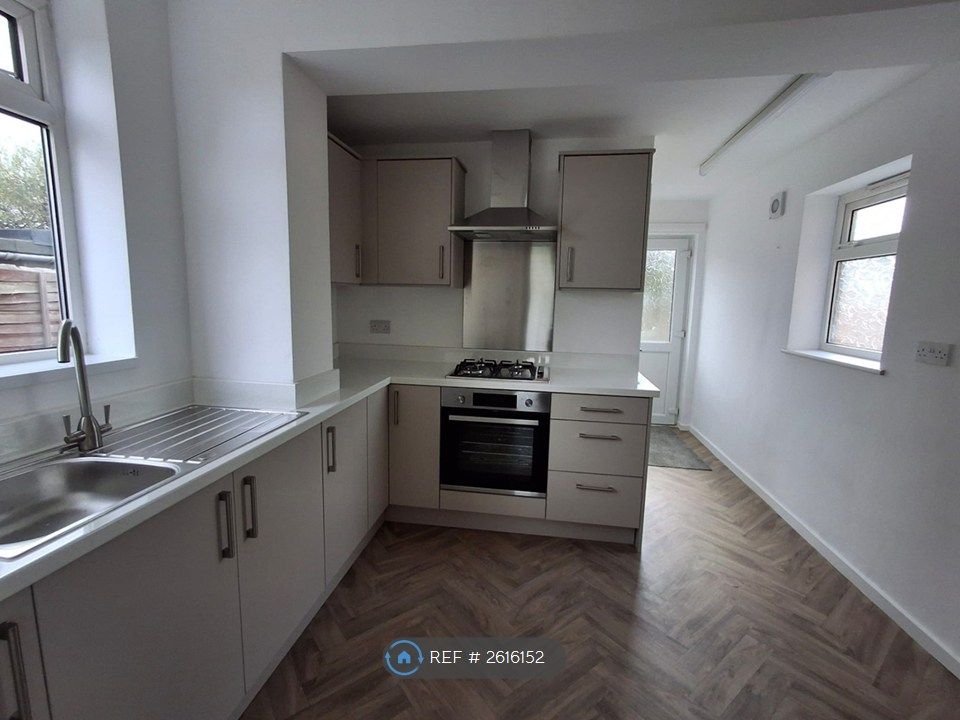 Property photo 2 of 16 Kitchen