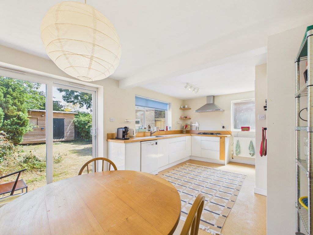 Property photo 2 of 17 4646962