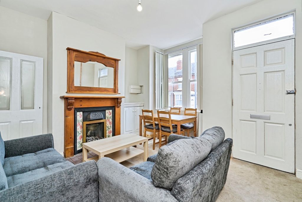 Property photo 2 of 10 Pbox-Img.Jpg