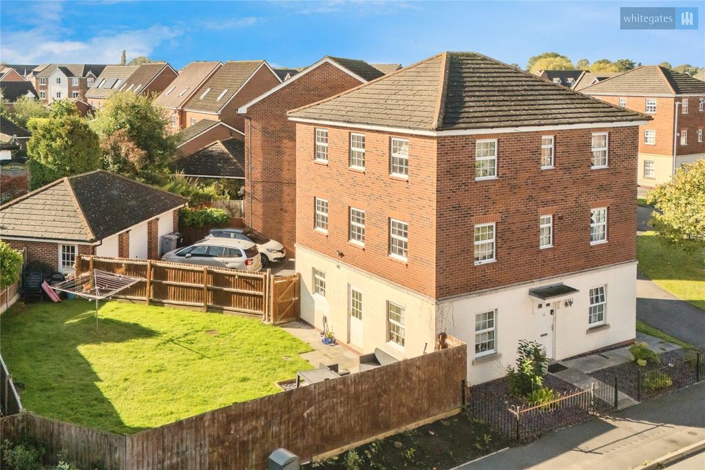 Property photo 2 of 24 Picture No. 32