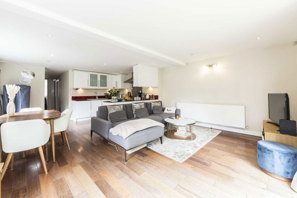 Property photo 3 of 6