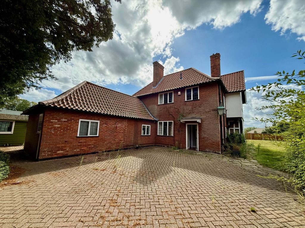 Property photo 1 of 42