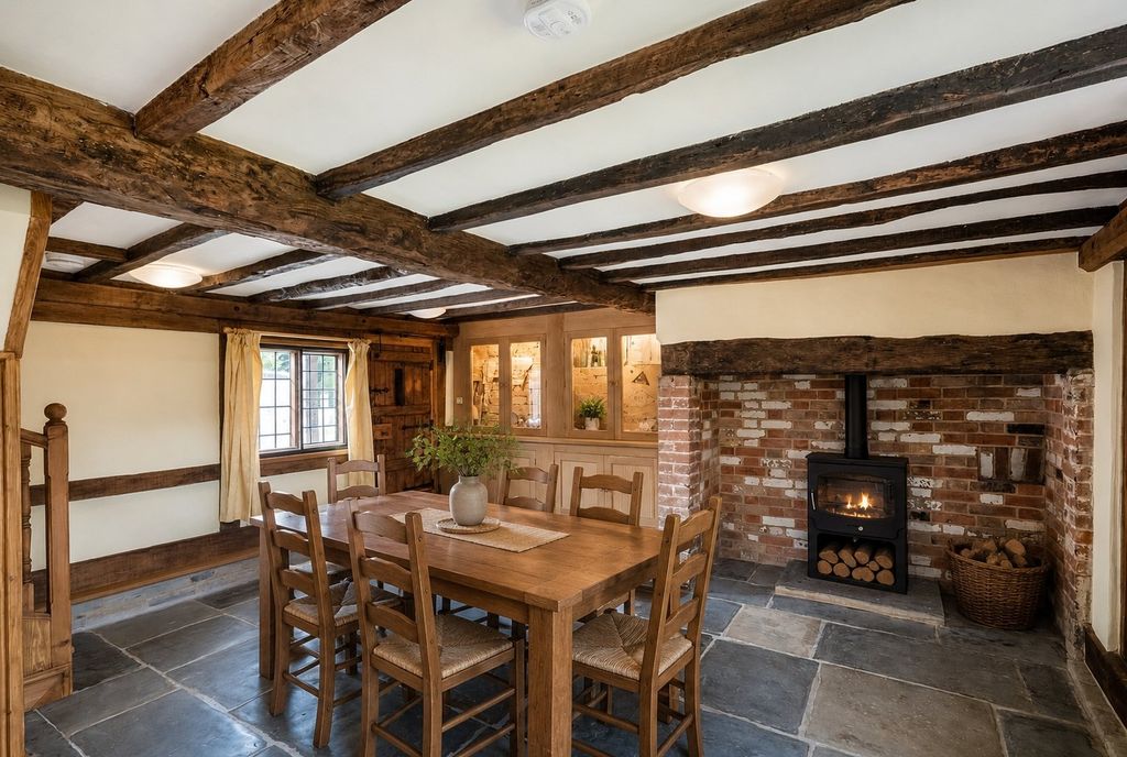 Property photo 3 of 16 Thornette Dining Hal