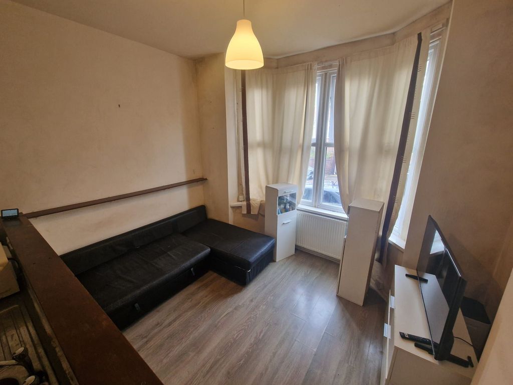 Property photo 2 of 6