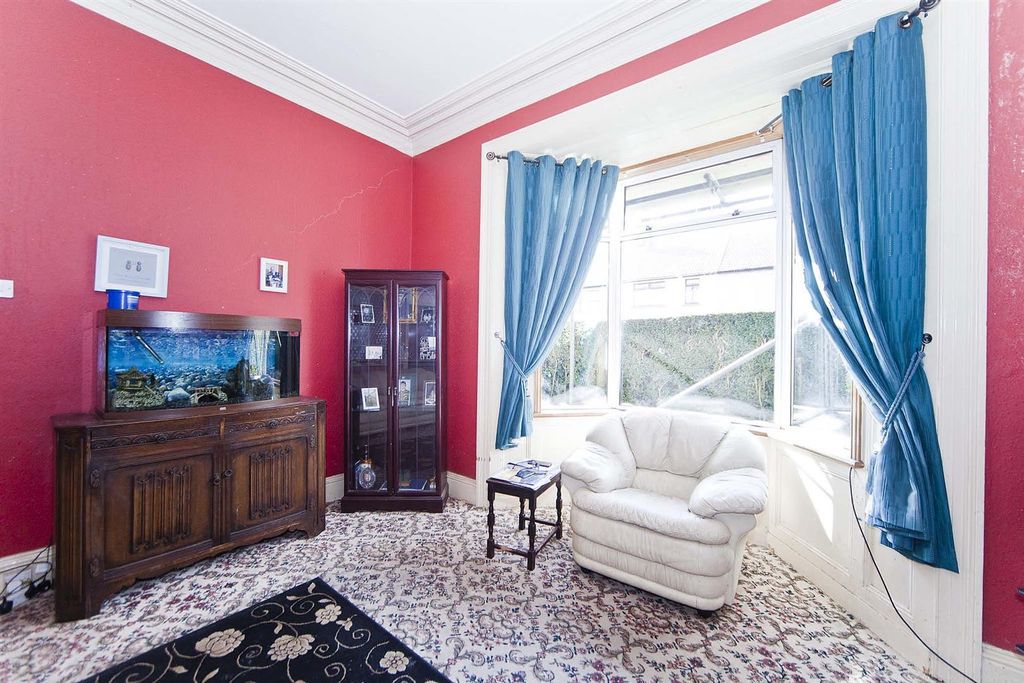 Property photo 3 of 28