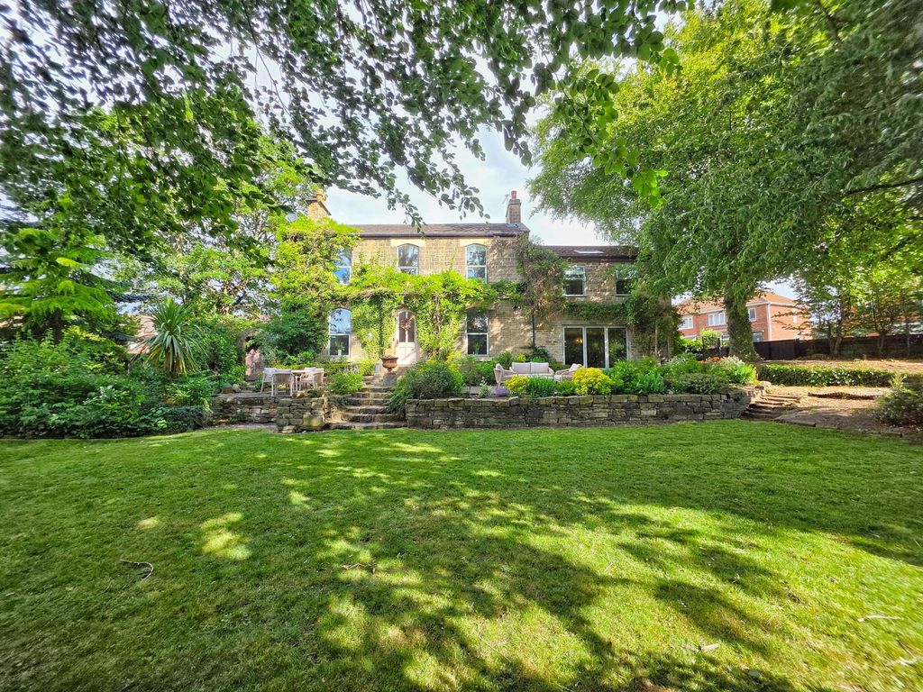 Property photo 1 of 44