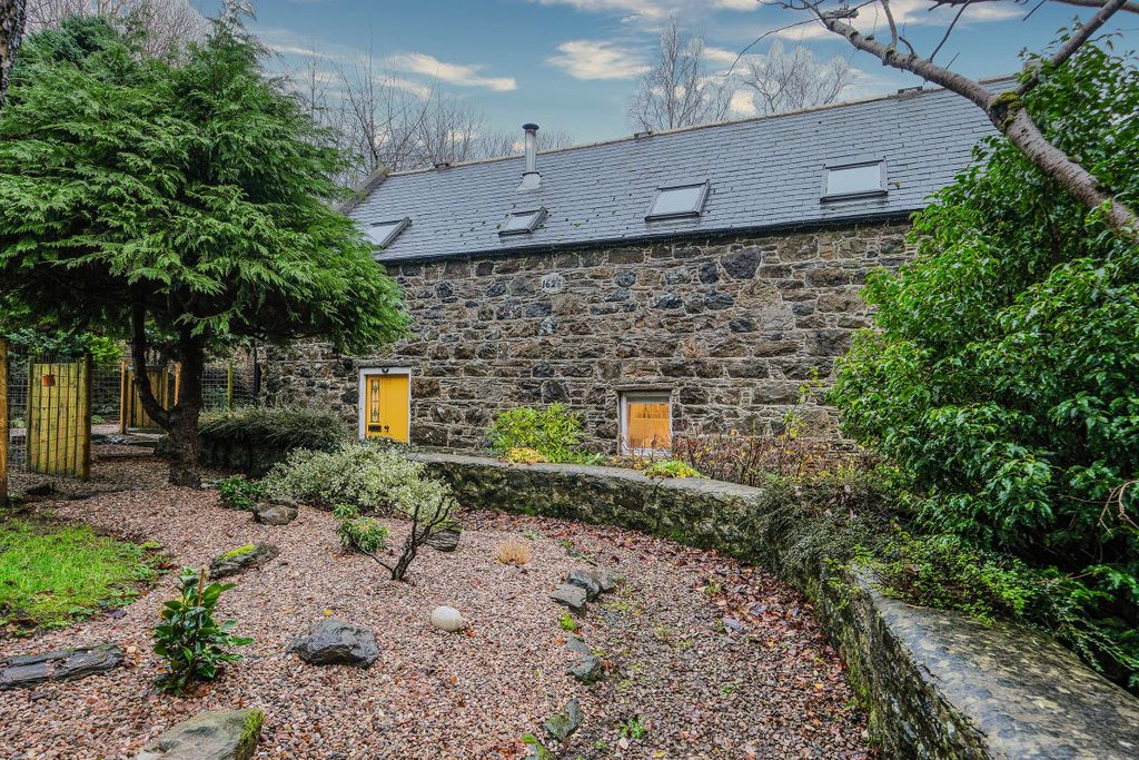 Property photo 1 of 44 Front Of House