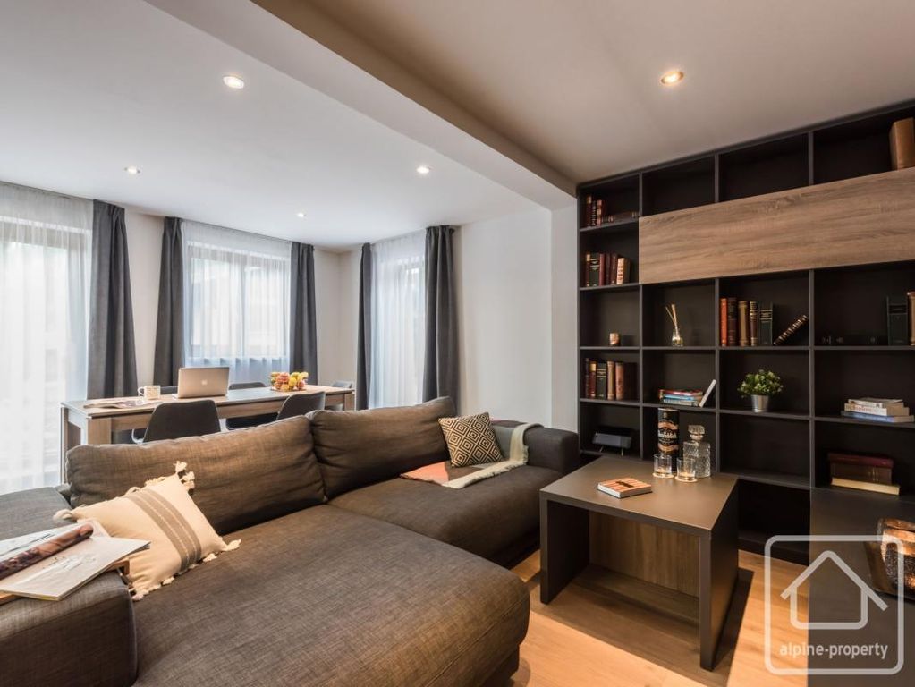 Property photo 2 of 9