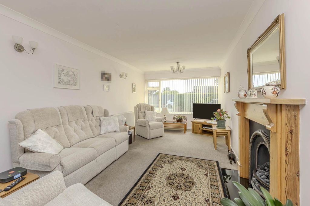 Property photo 2 of 22