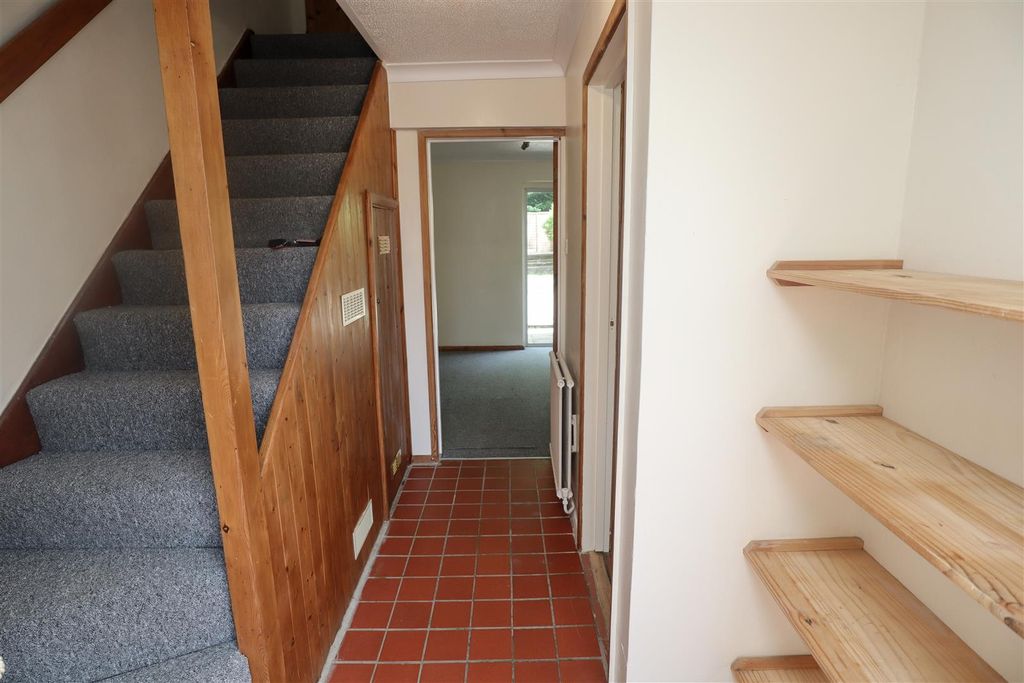 Property photo 3 of 12 Hallway