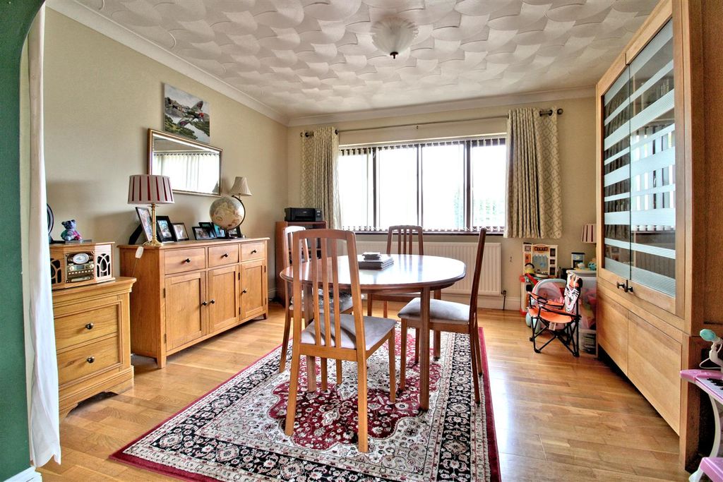 Property photo 3 of 45 Dining Room