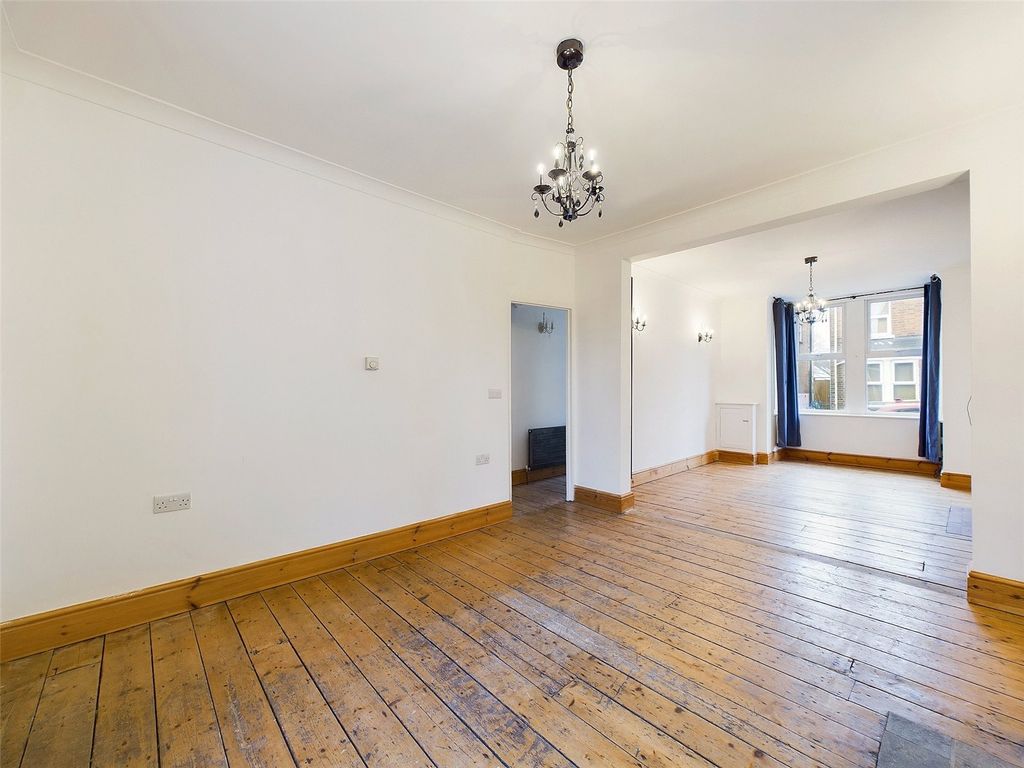 Property photo 3 of 16 Picture No. 07