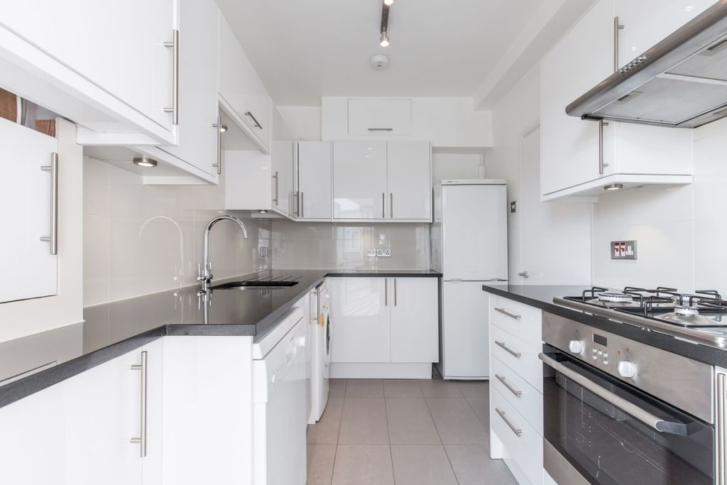 Property photo 2 of 18 Kitchen
