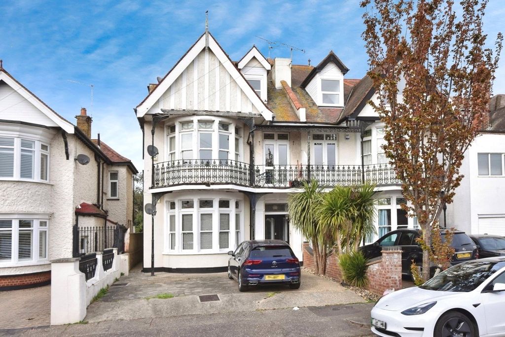 Property photo 1 of 14 Ground Floor Flat