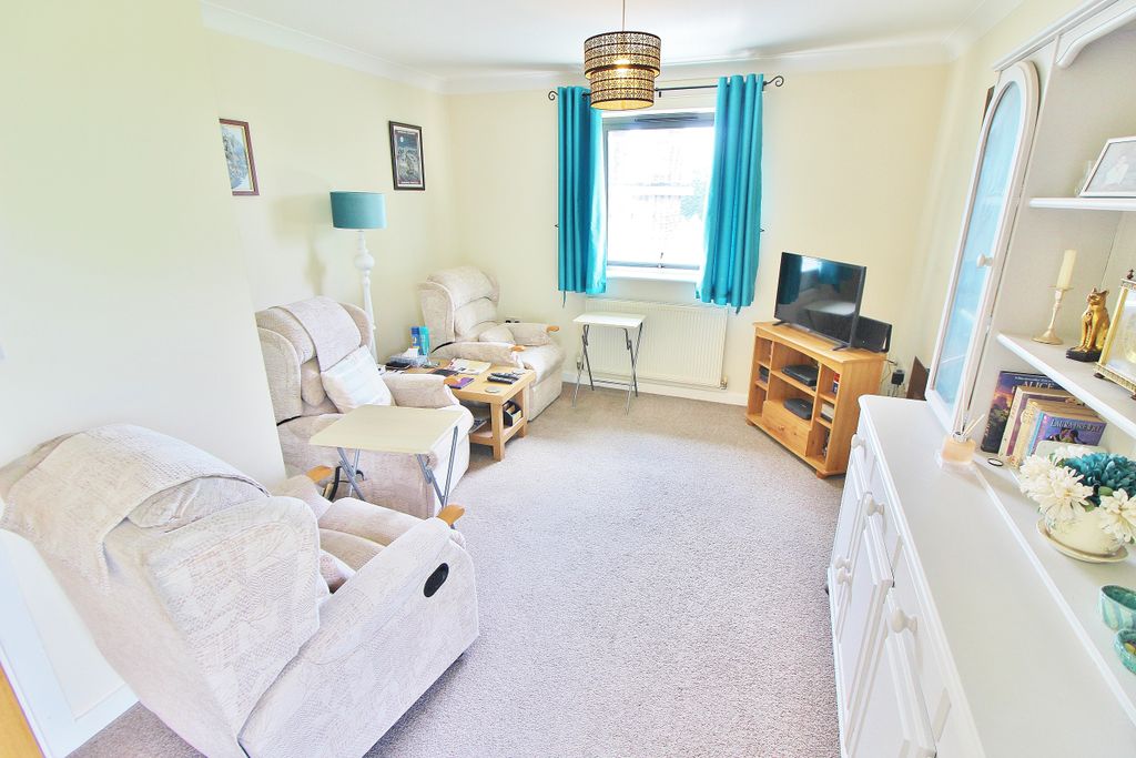 Property photo 2 of 10