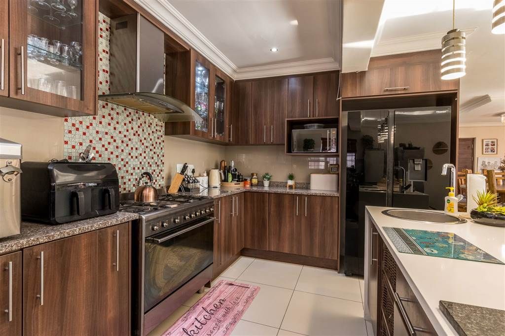 Property photo 1 of 8 4 Bed Terraced House To Rent Colwood Gardens, London Sw19