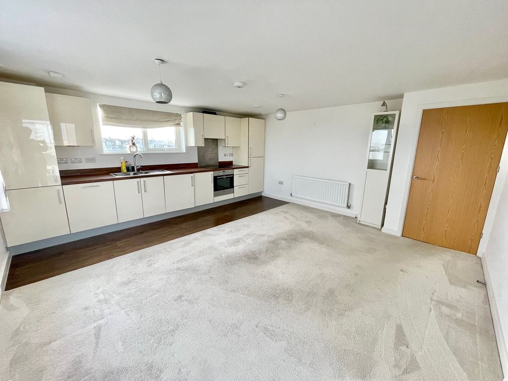 Property photo 2 of 14 Image