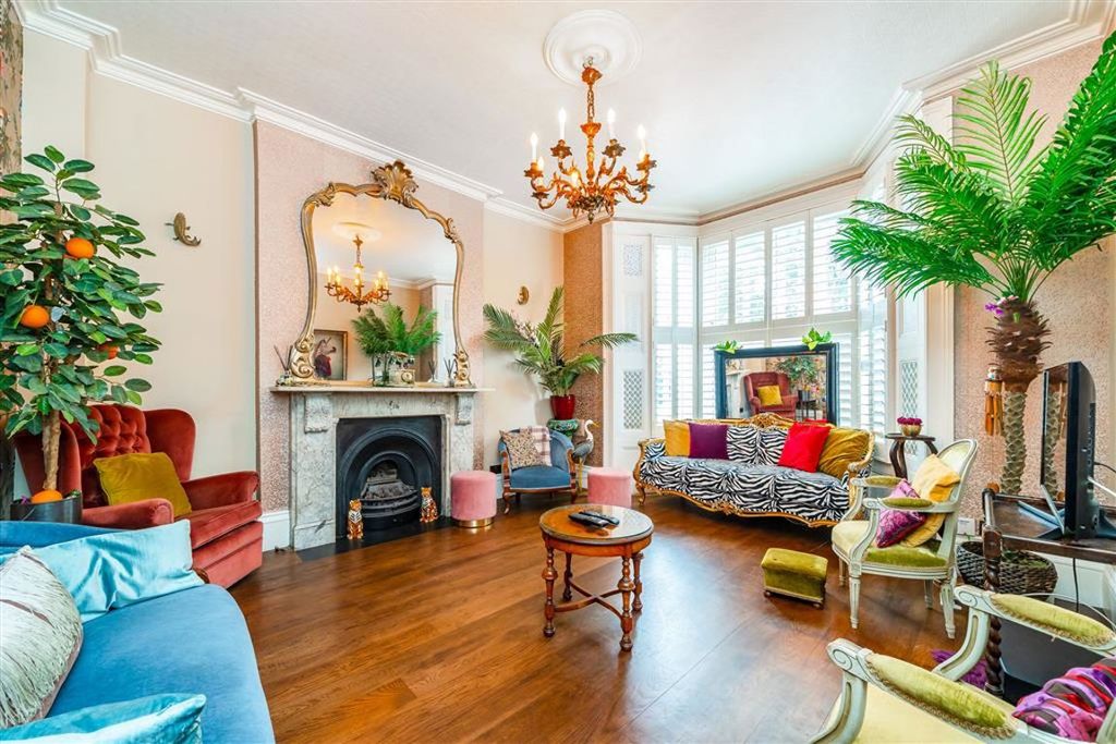 Property photo 1 of 12