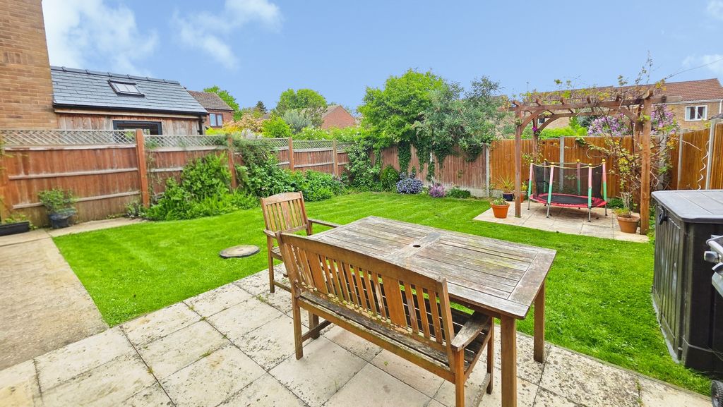 Property photo 2 of 10