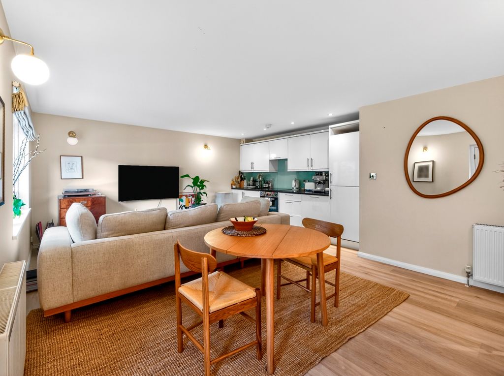 Property photo 3 of 19 Reception/Kitchen