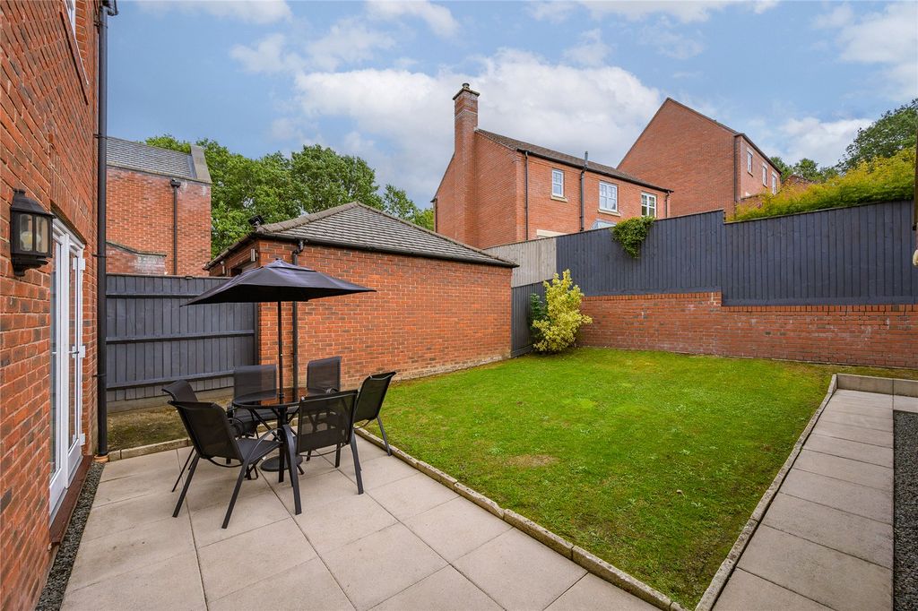 Property photo 2 of 37 Picture No. 36