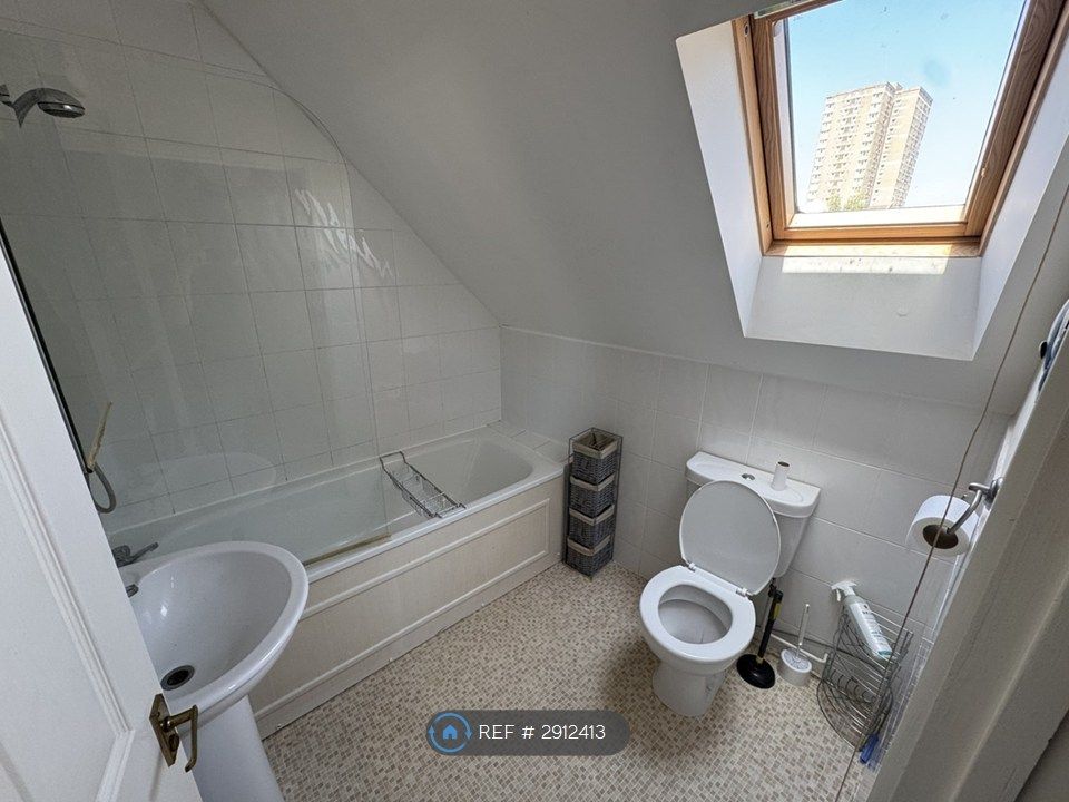 Property photo 3 of 8 Bathroom