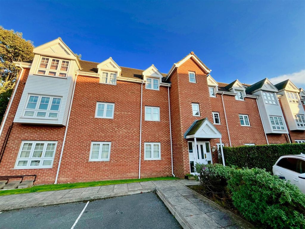 Property photo 1 of 8 External