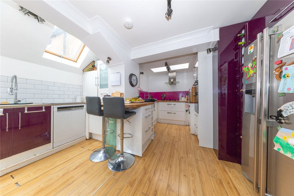 Property photo 2 of 16 Kitchen