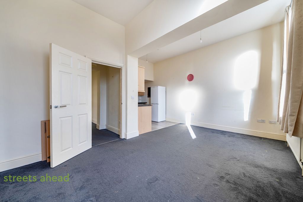 Property photo 3 of 13 Fcacd981-E1Fa-49A...