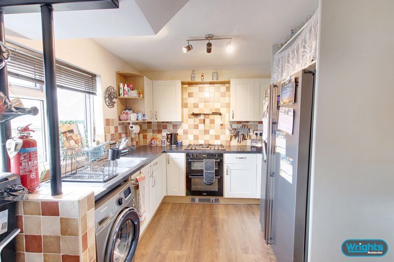 Property photo 3 of 19 Photo 2