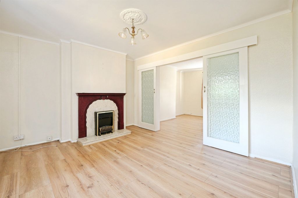 Property photo 2 of 30