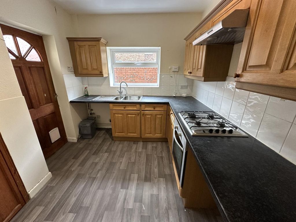 Property photo 1 of 7 Kitchen