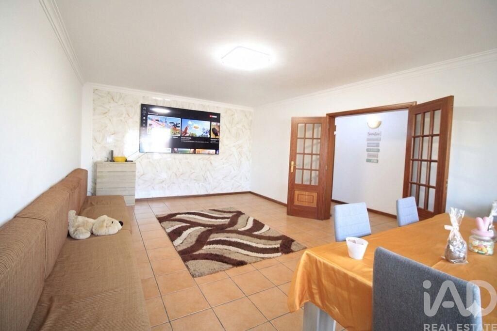 Property photo 3 of 32