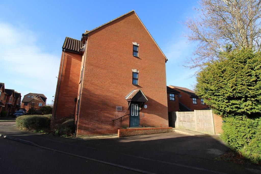 Property photo 2 of 8 Parking