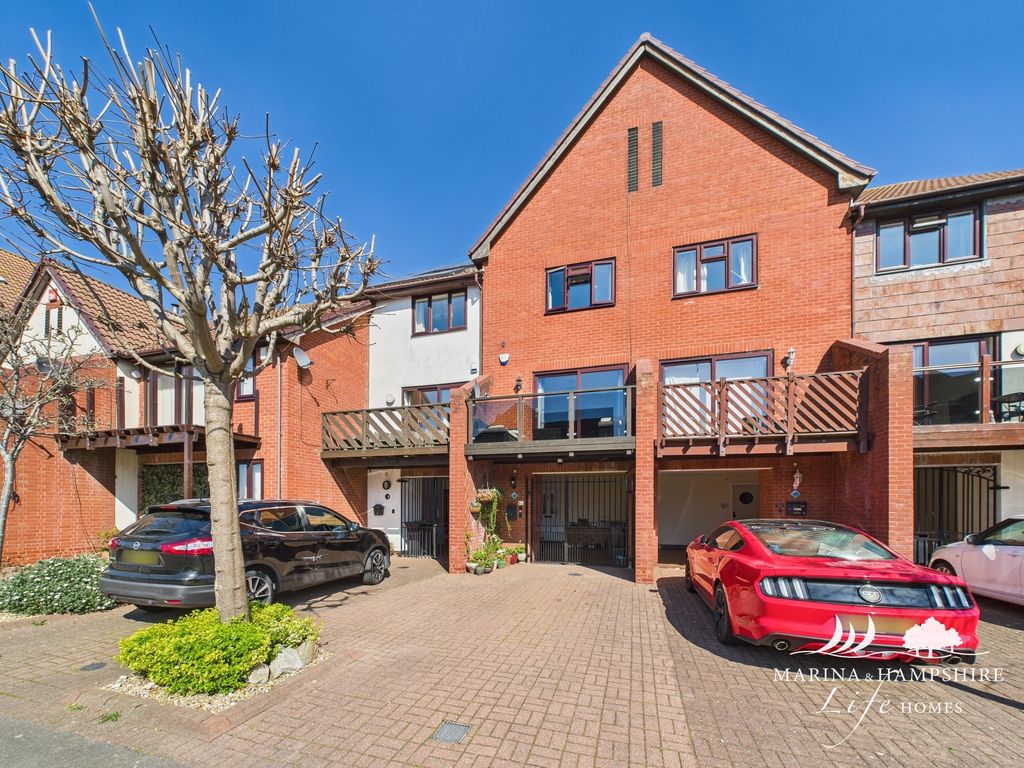 Property photo 1 of 27 Cam03691G0-Pr0047-Still001