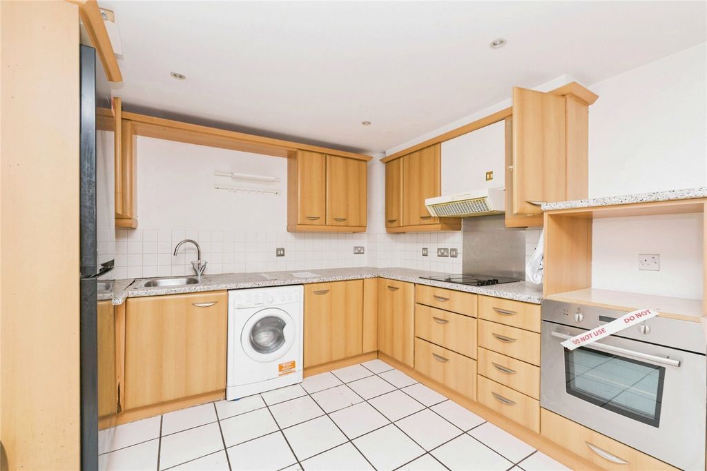 Property photo 2 of 17 Picture No. 04