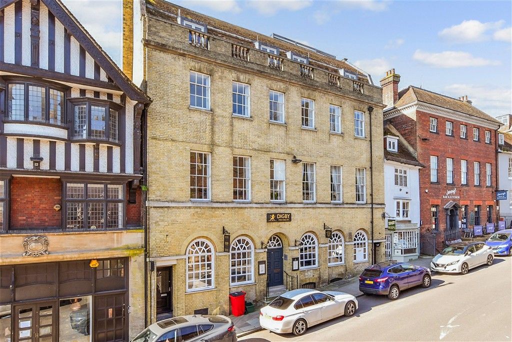 Property photo 1 of 12 Castle View (Web)