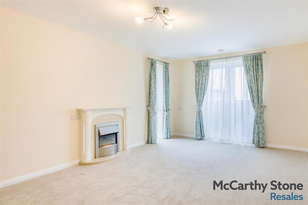 Property photo 3 of 15 8691659-Interior05.Jpg