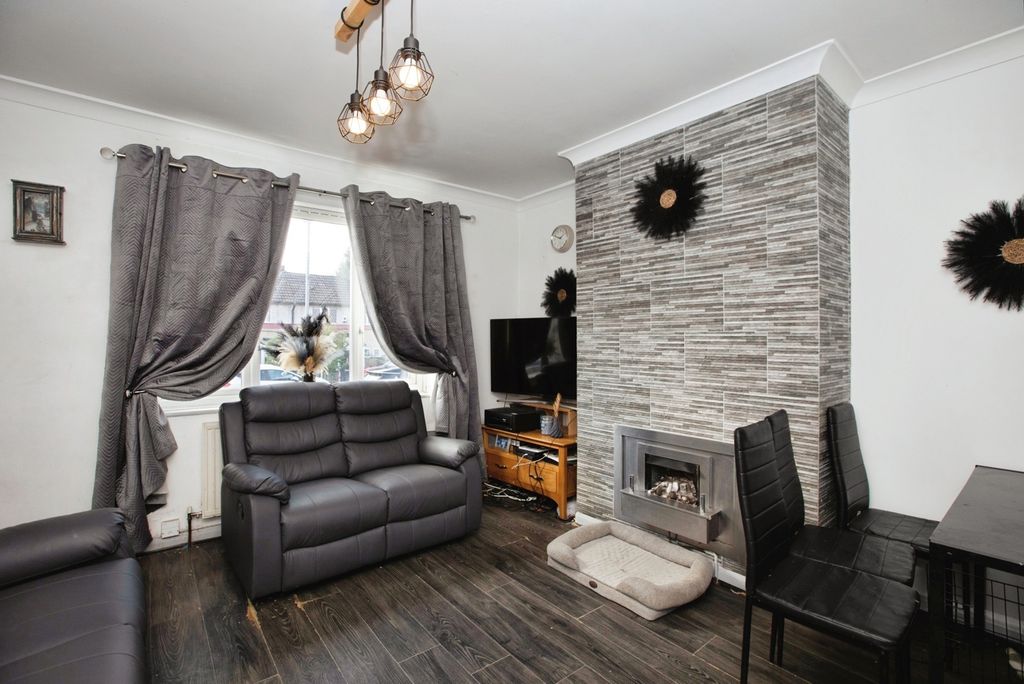 Property photo 2 of 19 Pbox-Img.Jpg