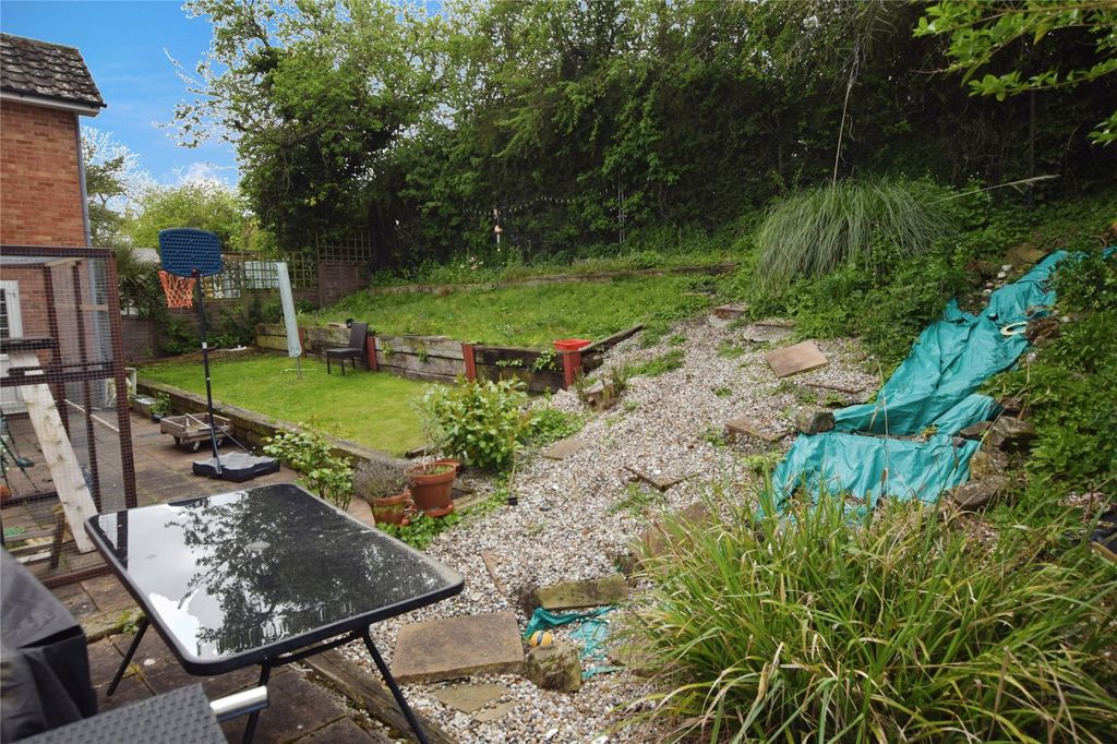 Property photo 2 of 16 Garden