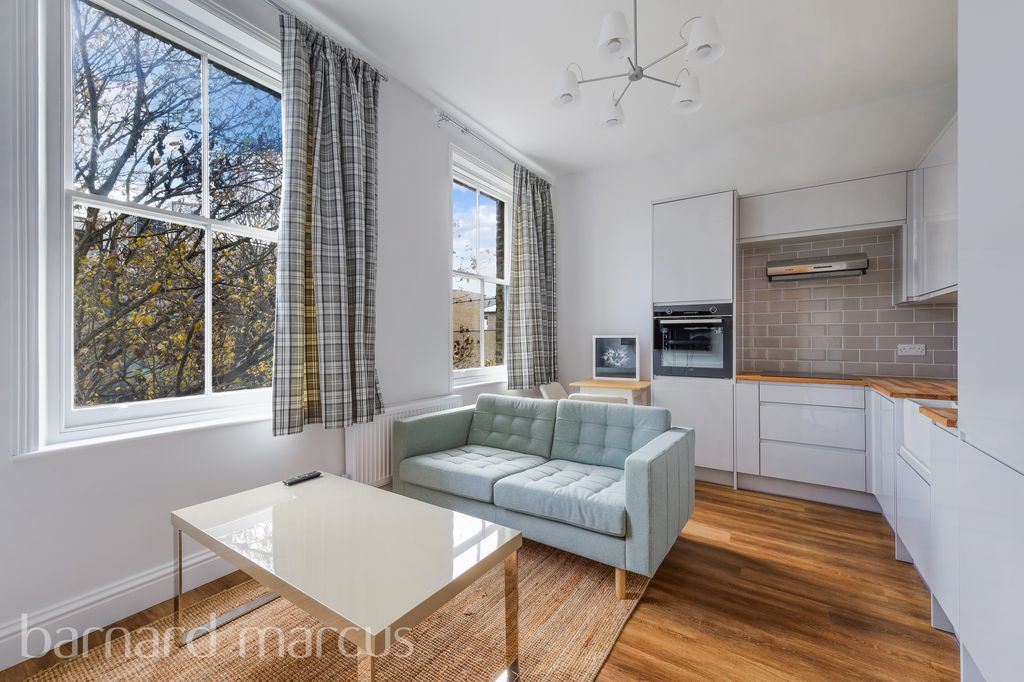 Property photo 3 of 6 Living Room