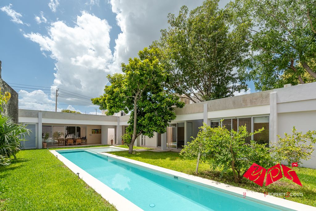 Property photo 1 of 32