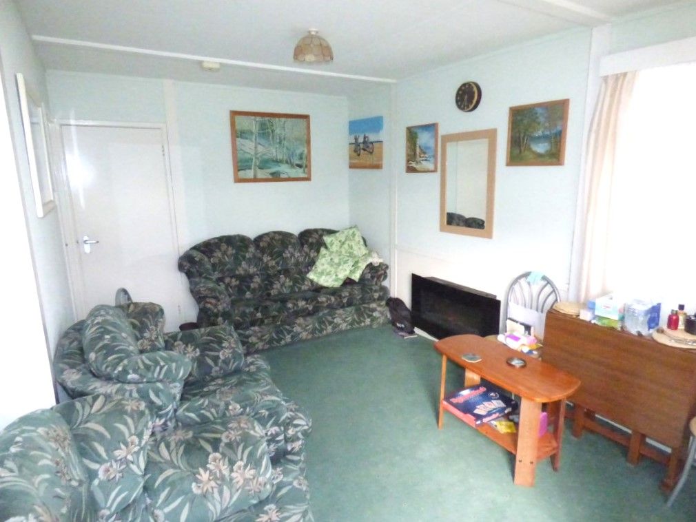 Property photo 3 of 13 Lounge