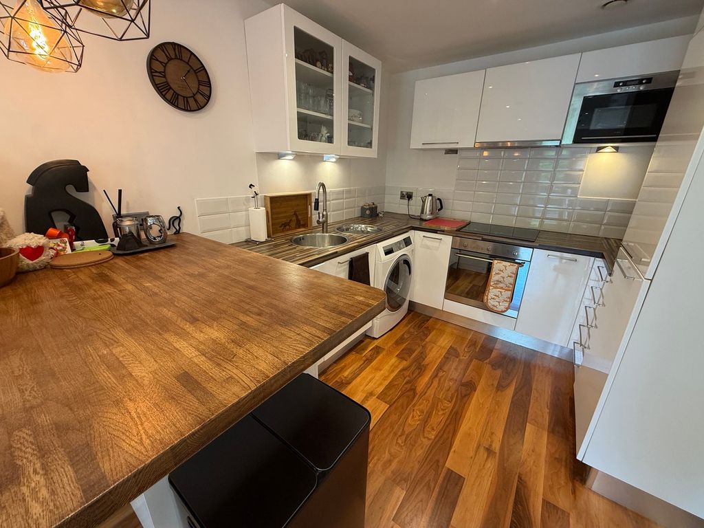 Property photo 3 of 15